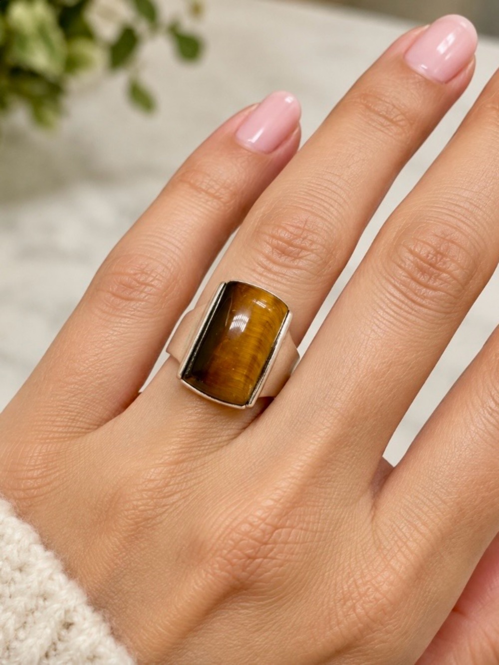 RARE VINTAGE 1990s TIGER’S EYE STATEMENT RING